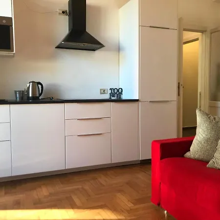 Via Benzi Apartman *