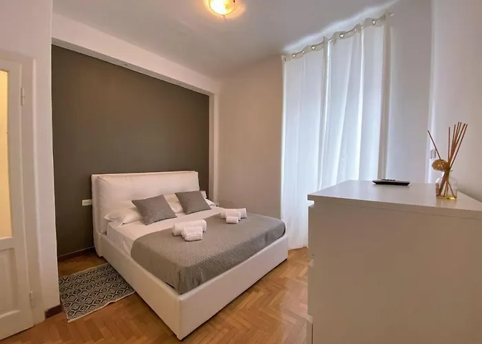 Lägenhet Via Benzi Como