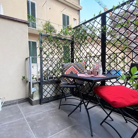 Apartament Via Benzi Como